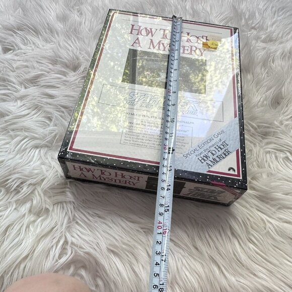 How to Host A Mystery: Star Trek The Next Generation  1992 Special Ed - Sealed - Picture 3 of 11